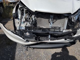 2016 Toyota Highlander XLE - Primary Damage Straight On Image